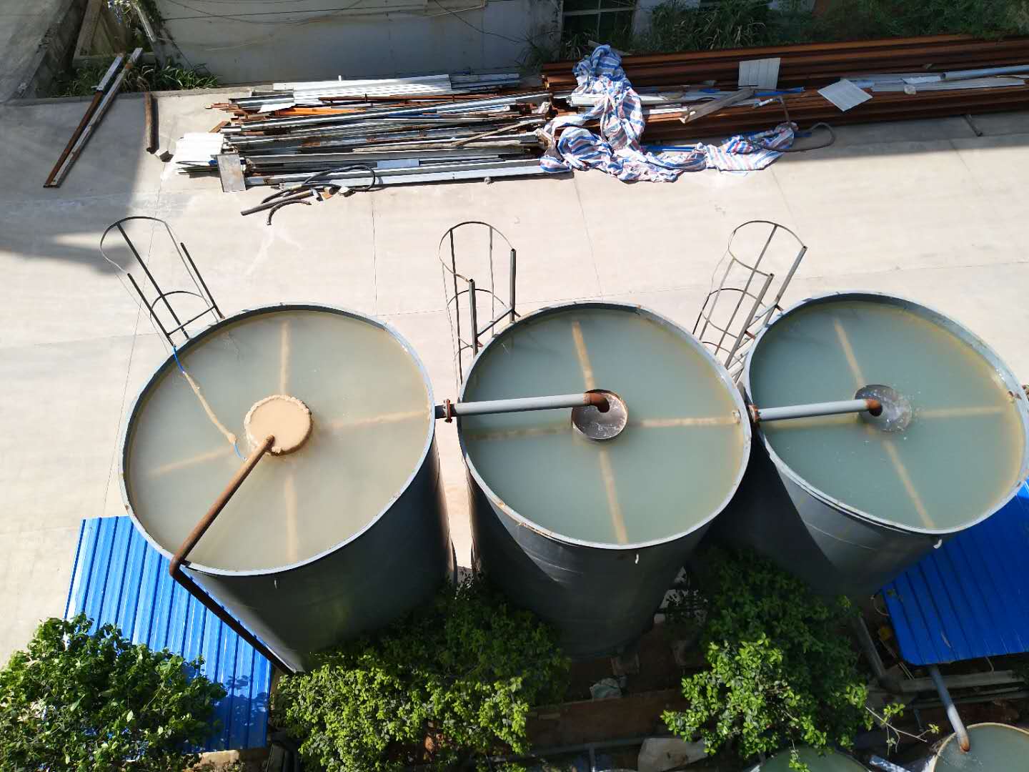 反流沉淀罐-三級沉淀-水樣-現(xiàn)場圖片 反流沉淀罐-三級沉淀-水樣-現(xiàn)場圖片